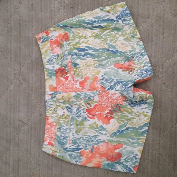 Shorts - Picture 2 of 3